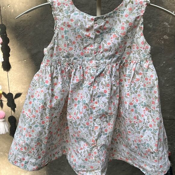 BABY GAP DAINTY FLORAL SLEEVELESS SUNDRESS 12 MONTHS - Picture 4 of 9